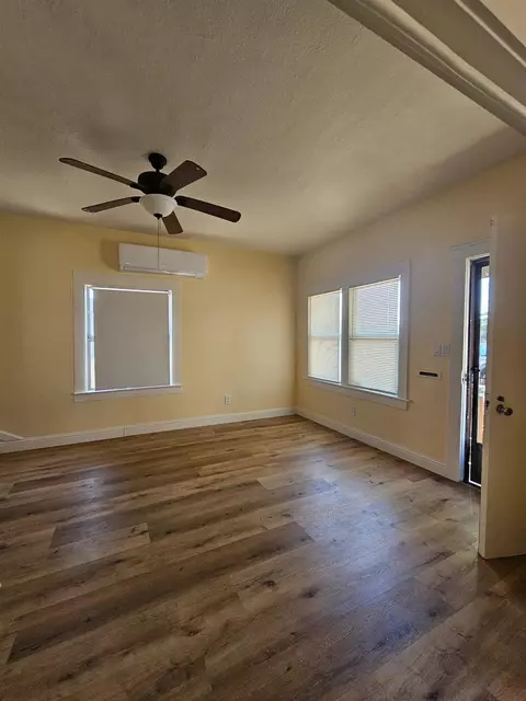Living - 718 6th St, Modesto, CA 95354 photo 1 of 4