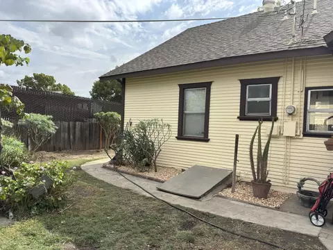 Exterior - 718 6th St, Modesto, CA 95354 photo 4 of 6
