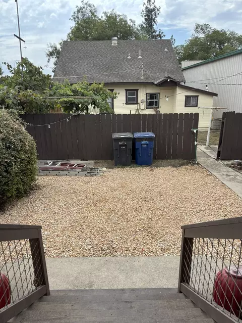 Exterior - 718 6th St, Modesto, CA 95354 photo 5 of 12
