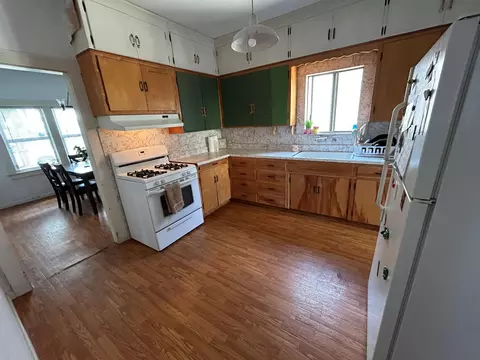 Kitchen - 718 6th St, Modesto, CA 95354 photo 5 of 7