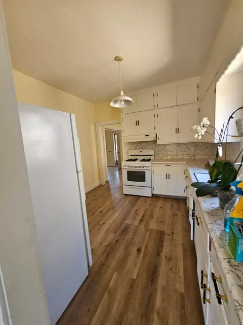 Kitchen - 718 6th St, Modesto, CA 95354 photo 3 of 5