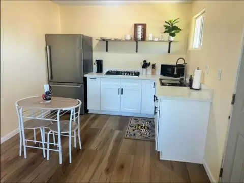 Kitchen - 718 6th St, Modesto, CA 95354 photo 6 of 7