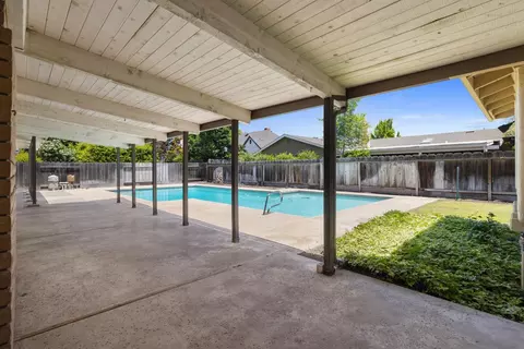 Exterior - 3904 Trillium Ave, Modesto, CA 95356 photo 4 of 9