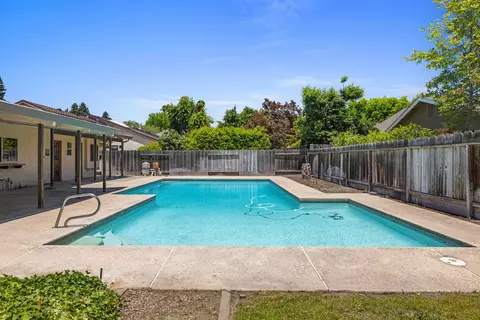 Exterior - 3904 Trillium Ave, Modesto, CA 95356 photo 7 of 9