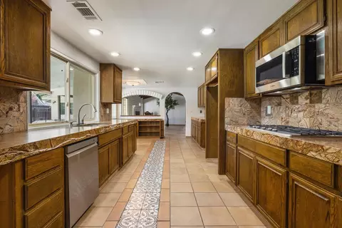 Kitchen - 3904 Trillium Ave, Modesto, CA 95356 photo 4 of 4