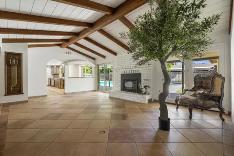 Living - 3904 Trillium Ave, Modesto, CA 95356 photo 3 of 5
