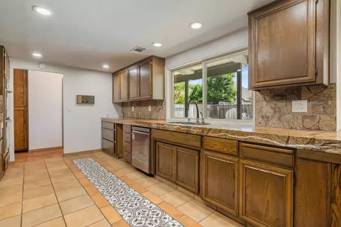 Kitchen - 3904 Trillium Ave, Modesto, CA 95356 photo 2 of 4