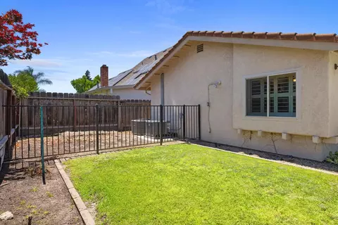 Exterior - 3904 Trillium Ave, Modesto, CA 95356 photo 8 of 9
