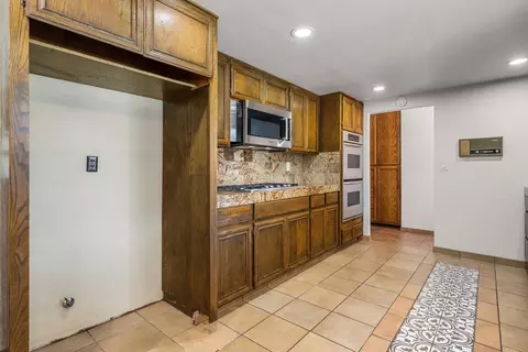 Kitchen - 3904 Trillium Ave, Modesto, CA 95356 photo 3 of 4