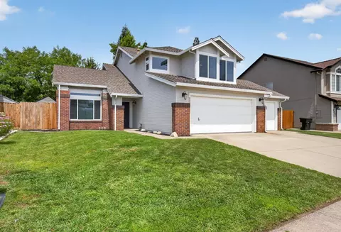 2225 Americana Dr, Roseville, CA 95747