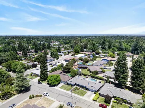 View/Area - 3812 Dell Rd, Carmichael, CA 95608 photo 4 of 6