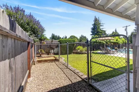 Exterior - 3812 Dell Rd, Carmichael, CA 95608 photo 10 of 12