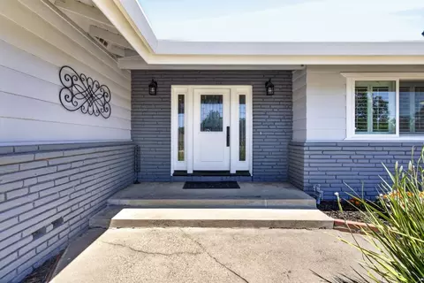 Entry Way - 3812 Dell Rd, Carmichael, CA 95608 photo 1 of 3