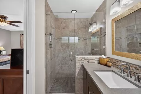 Bath - 3812 Dell Rd, Carmichael, CA 95608 photo 5 of 7