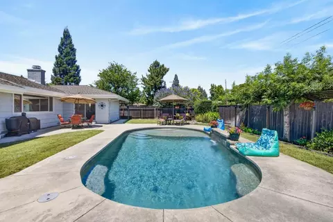 Exterior - 3812 Dell Rd, Carmichael, CA 95608 photo 5 of 12