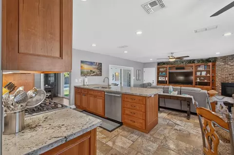 Kitchen - 3812 Dell Rd, Carmichael, CA 95608 photo 5 of 7