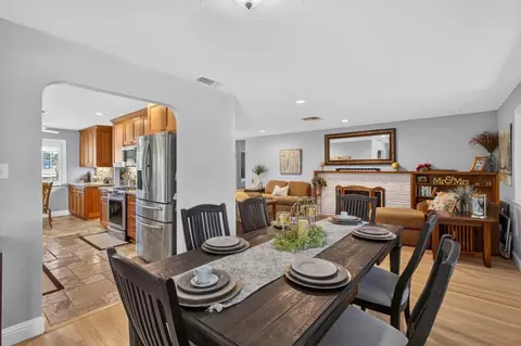 Dining - 3812 Dell Rd, Carmichael, CA 95608 photo 1 of 3