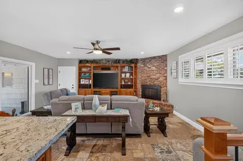 Living - 3812 Dell Rd, Carmichael, CA 95608 photo 3 of 7