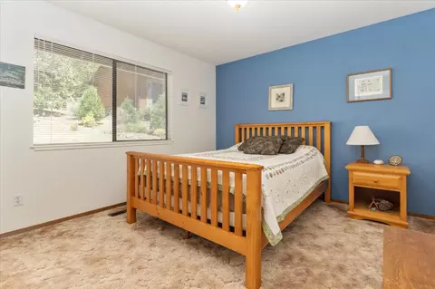 Bedroom - 664 Forest Meadows Dr, Murphys, CA 95247 photo 2 of 4