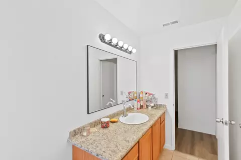 Bath - 3030 Albany Ave, Davis, CA 95618 photo 2 of 3