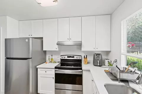 Kitchen - 3030 Albany Ave, Davis, CA 95618 photo 4 of 4