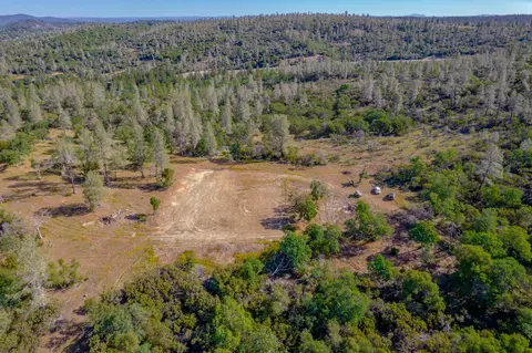 14040 Deadmans Flat Rd, Grass Valley, CA 95949 photo 2