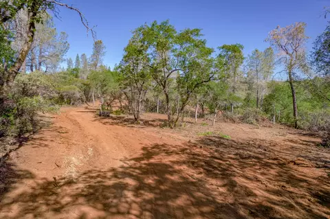 14040 Deadmans Flat Rd, Grass Valley, CA 95949