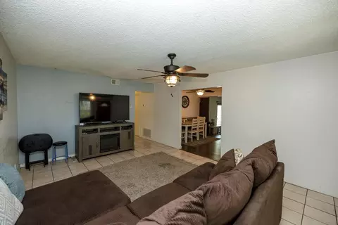Living - 1505 Hamilton Ave, Modesto, CA 95350 photo 5 of 8