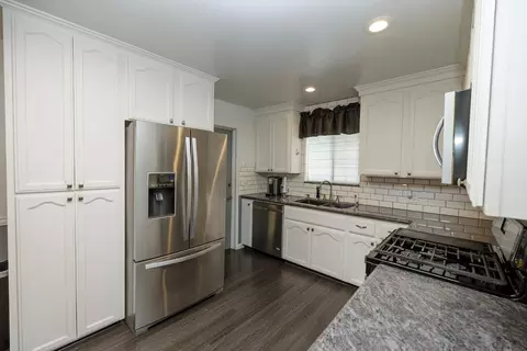 Kitchen - 1505 Hamilton Ave, Modesto, CA 95350 photo 1 of 4
