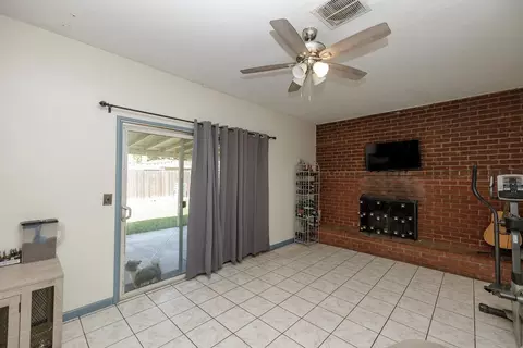 Living - 1505 Hamilton Ave, Modesto, CA 95350 photo 6 of 8