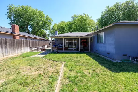 Exterior - 1505 Hamilton Ave, Modesto, CA 95350 photo 9 of 12