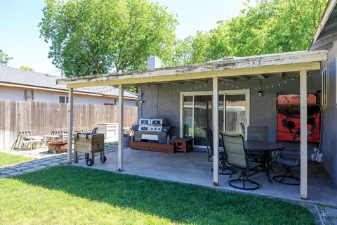 Exterior - 1505 Hamilton Ave, Modesto, CA 95350 photo 4 of 12