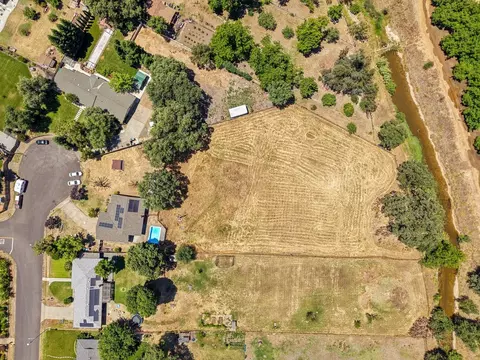 View/Area - 13643 Pinto Ln, Lodi, CA 95240 photo 17 of 19