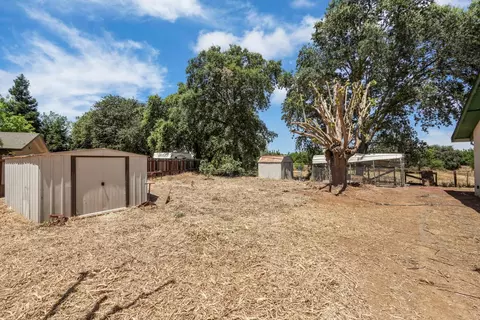 Exterior - 13643 Pinto Ln, Lodi, CA 95240 photo 10 of 11