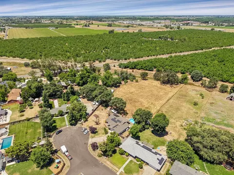 View/Area - 13643 Pinto Ln, Lodi, CA 95240 photo 5 of 19