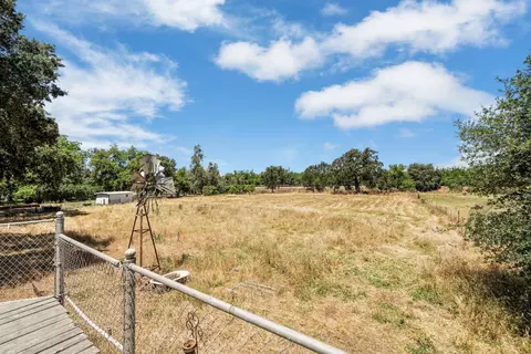 Exterior - 13643 Pinto Ln, Lodi, CA 95240 photo 9 of 11