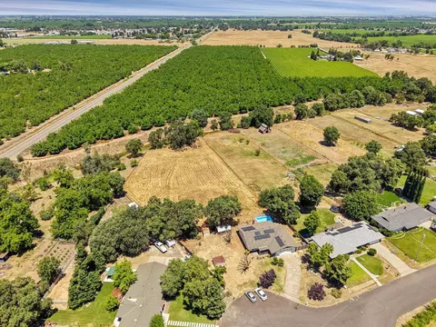 View/Area - 13643 Pinto Ln, Lodi, CA 95240 photo 4 of 19