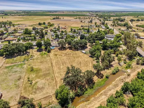 View/Area - 13643 Pinto Ln, Lodi, CA 95240 photo 9 of 19