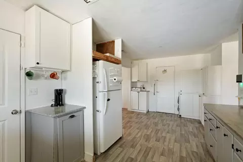 Kitchen - 13643 Pinto Ln, Lodi, CA 95240 photo 4 of 6