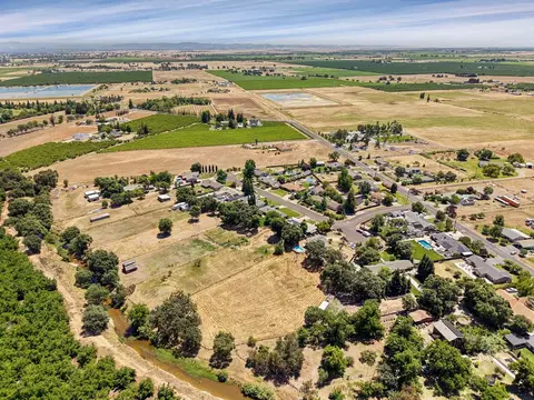 View/Area - 13643 Pinto Ln, Lodi, CA 95240 photo 18 of 19