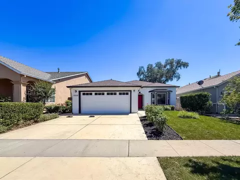 2555 Banner Peak Dr, Chico, CA 95928