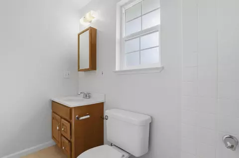 Bath - 2715 California St, Sutter, CA 95982 photo 2 of 2