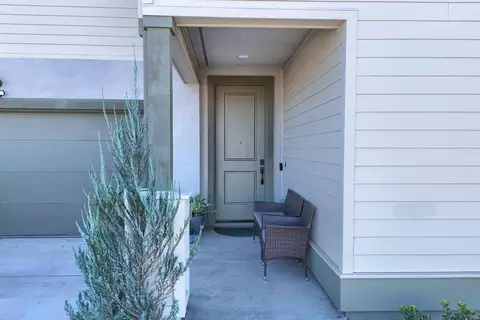 Exterior - 2132 Emerald Ranch Rd, Patterson, CA 95363 photo 2 of 9