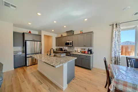 Kitchen - 2132 Emerald Ranch Rd, Patterson, CA 95363 photo 4 of 8