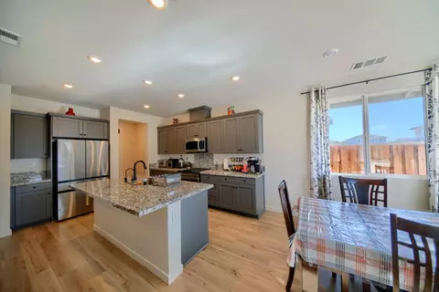Kitchen - 2132 Emerald Ranch Rd, Patterson, CA 95363 photo 2 of 8