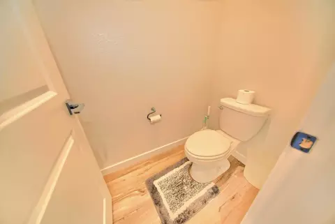 Bath - 2132 Emerald Ranch Rd, Patterson, CA 95363 photo 10 of 12