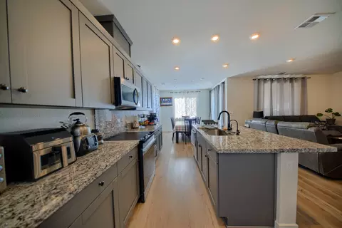 Kitchen - 2132 Emerald Ranch Rd, Patterson, CA 95363 photo 7 of 8