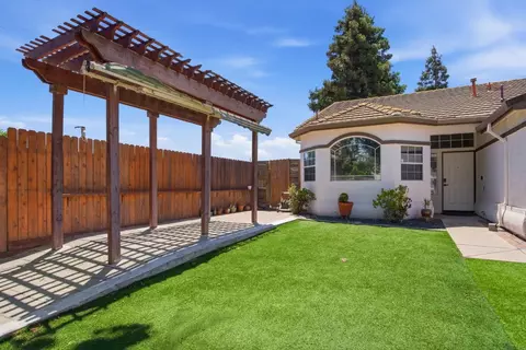 Exterior - 1716 Ramson Dr, Turlock, CA 95380 photo 4 of 9