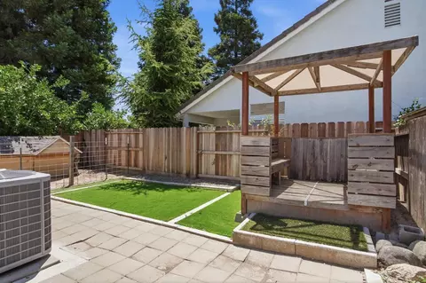 Exterior - 1716 Ramson Dr, Turlock, CA 95380 photo 7 of 9