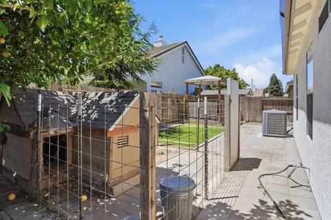 Exterior - 1716 Ramson Dr, Turlock, CA 95380 photo 6 of 9